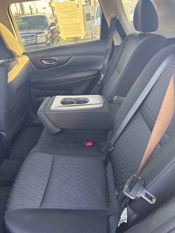 2018 Nissan Rogue Image 18