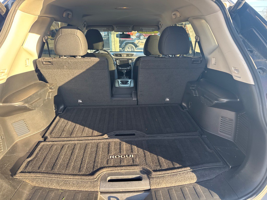 2018 Nissan Rogue Image 19