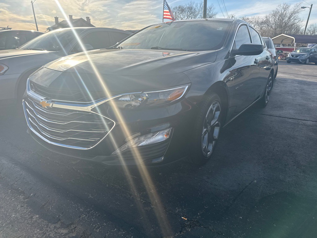 2021 Chevrolet Malibu Image 2