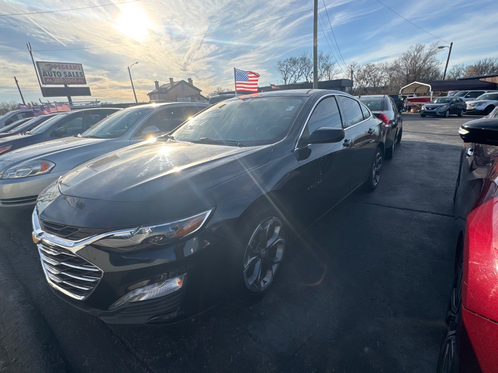 2021 Chevrolet Malibu Image 3