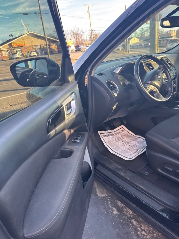 2017 Nissan Pathfinder Image 10