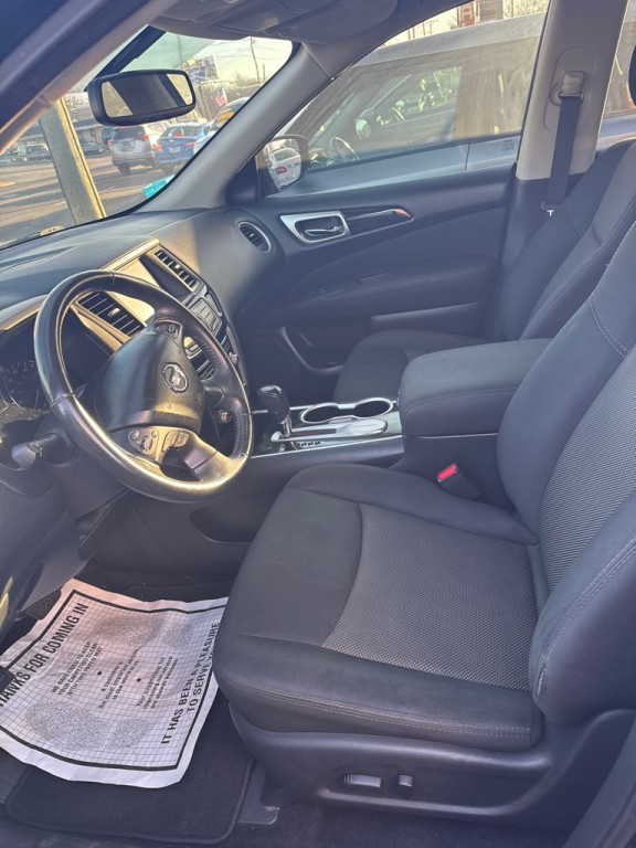 2017 Nissan Pathfinder Image 11