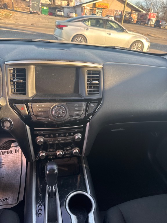 2017 Nissan Pathfinder Image 13