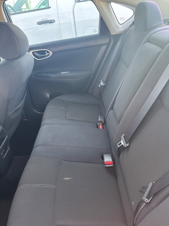 2015 Nissan Sentra Image 11