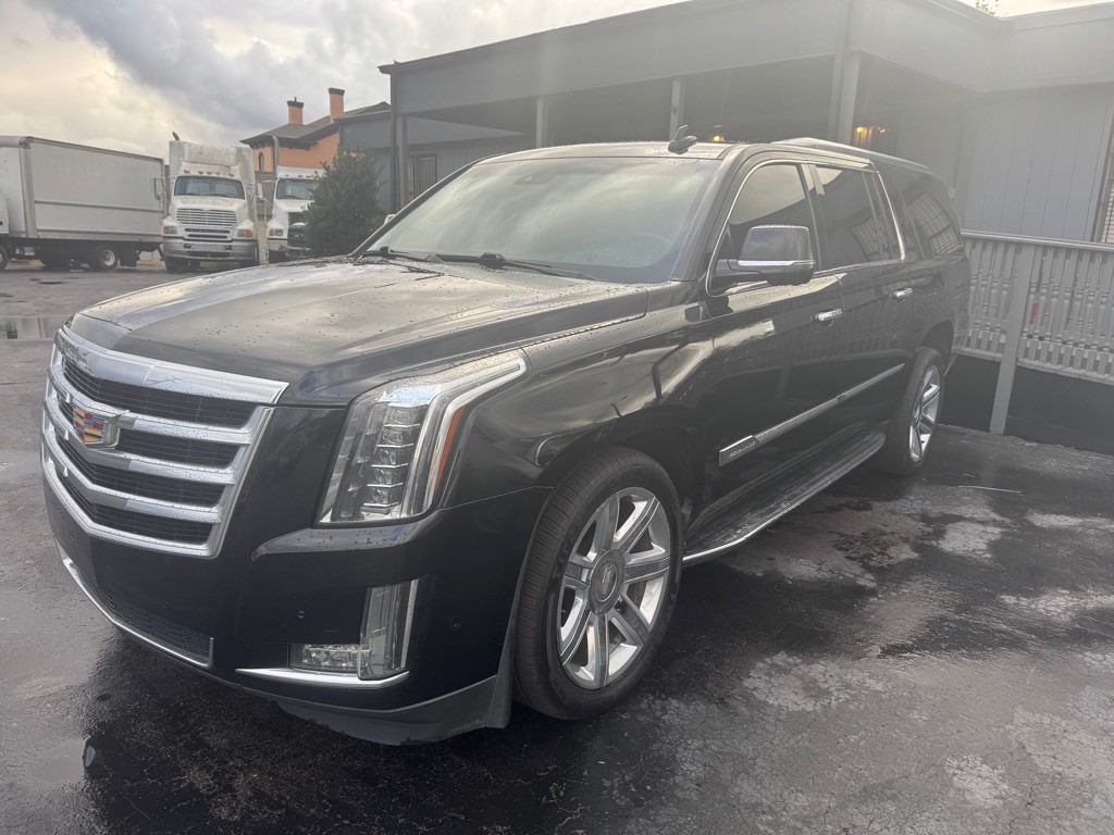 2019 Cadillac Escalade Image 2