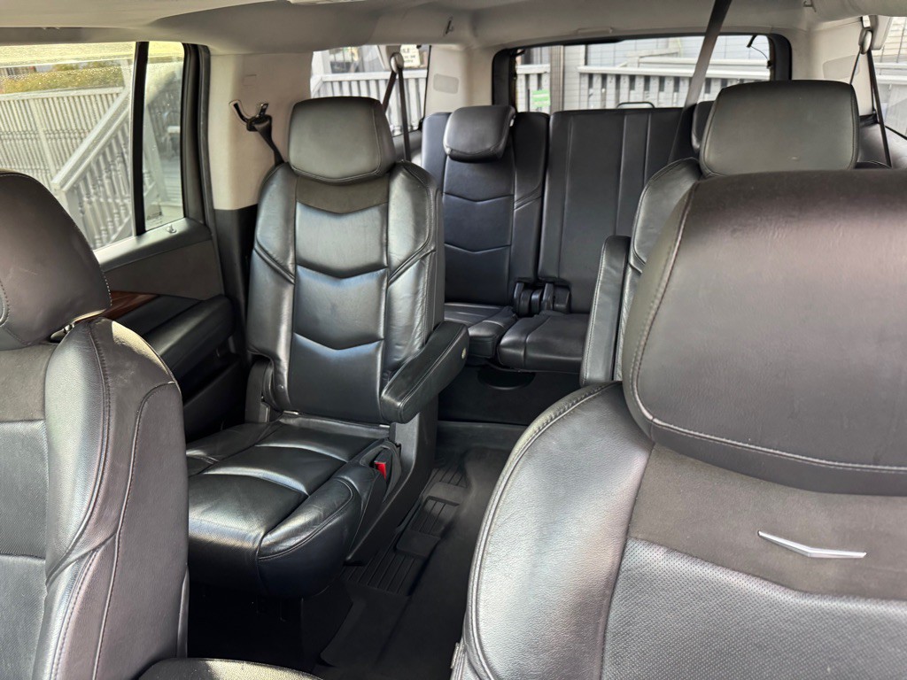 2019 Cadillac Escalade Image 9