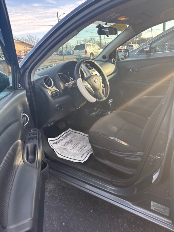 2017 Nissan Versa Image 7