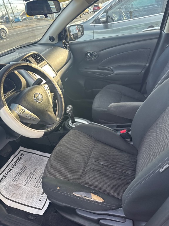 2017 Nissan Versa Image 8