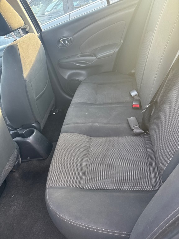 2017 Nissan Versa Image 11