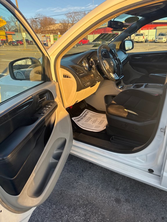 2013 Dodge Grand Caravan Image 8