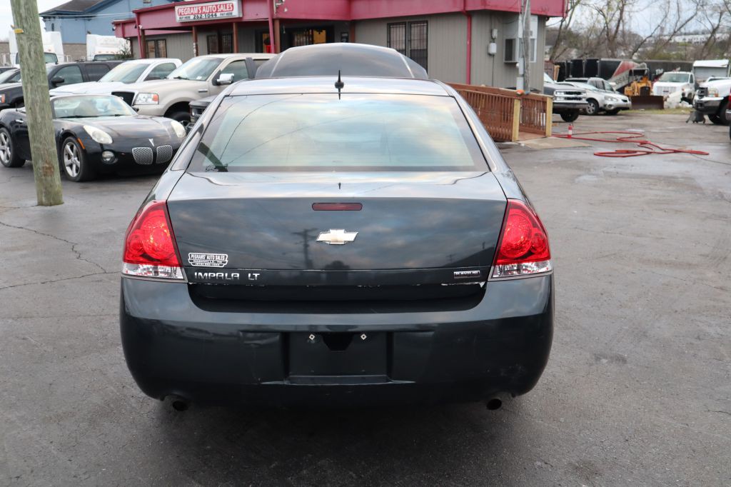 2015 Chevrolet Impala Image 2