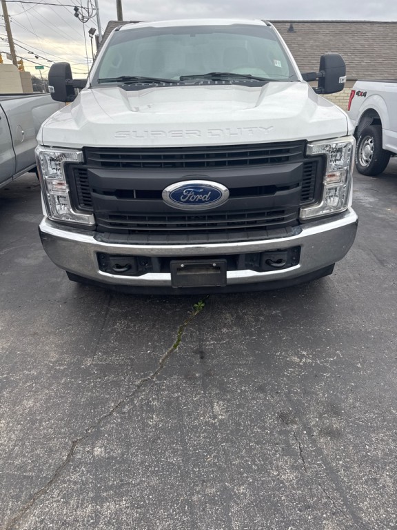 2017 Ford F-250 Image 1