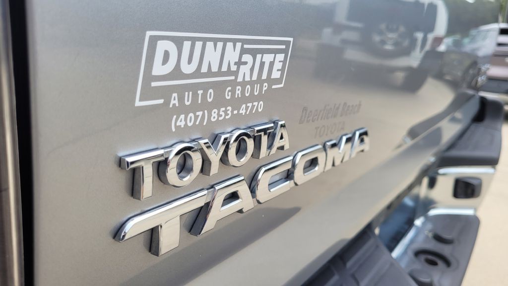 2014 Toyota Tacoma Image 17