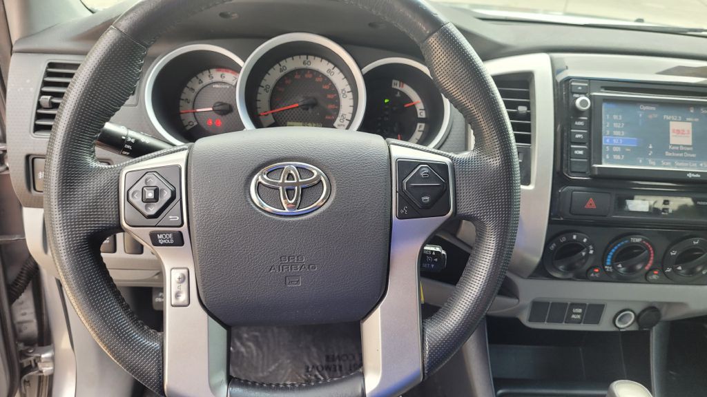 2014 Toyota Tacoma Image 32