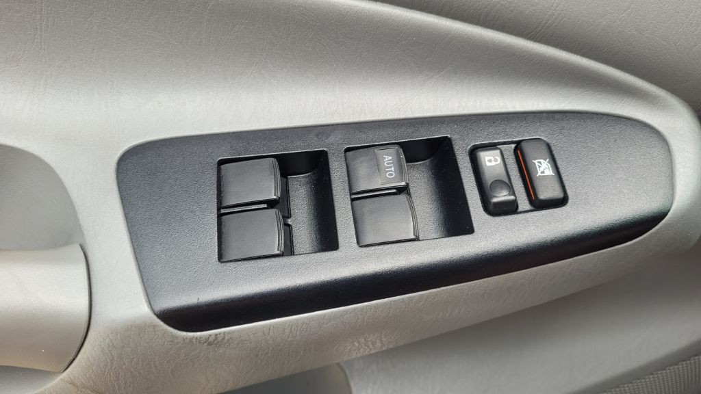 2014 Toyota Tacoma Image 38