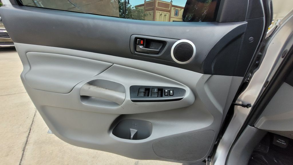 2014 Toyota Tacoma Image 40