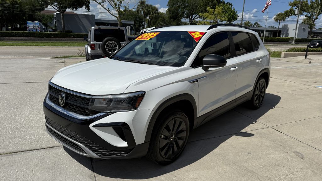 2024 Volkswagen Taos Image 3