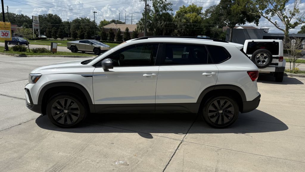 2024 Volkswagen Taos Image 4