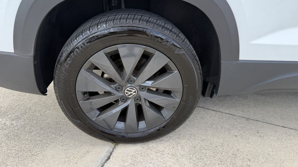 2024 Volkswagen Taos Image 10