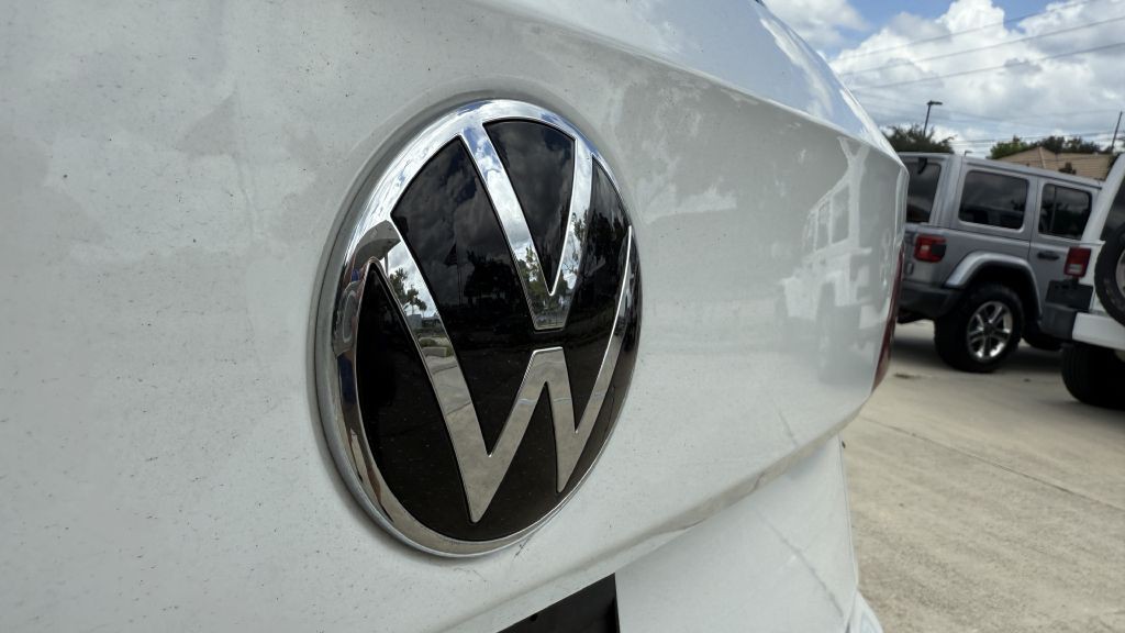 2024 Volkswagen Taos Image 16