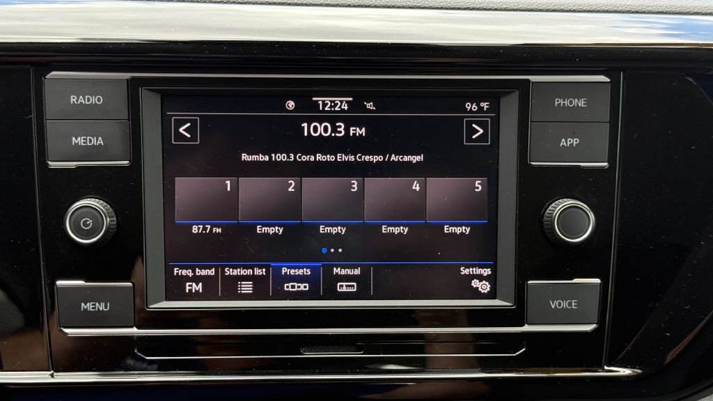 2024 Volkswagen Taos Image 22