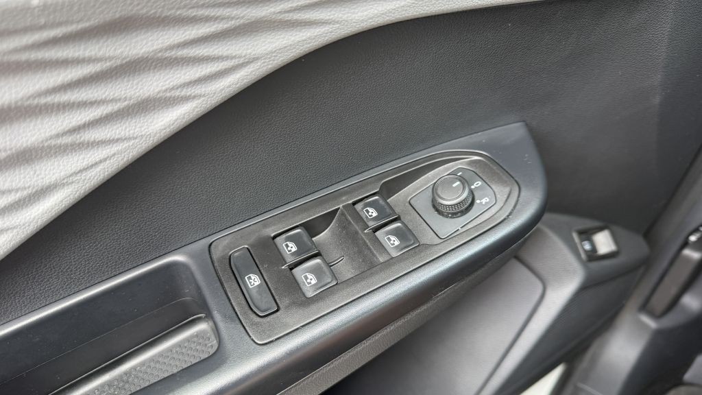 2024 Volkswagen Taos Image 37