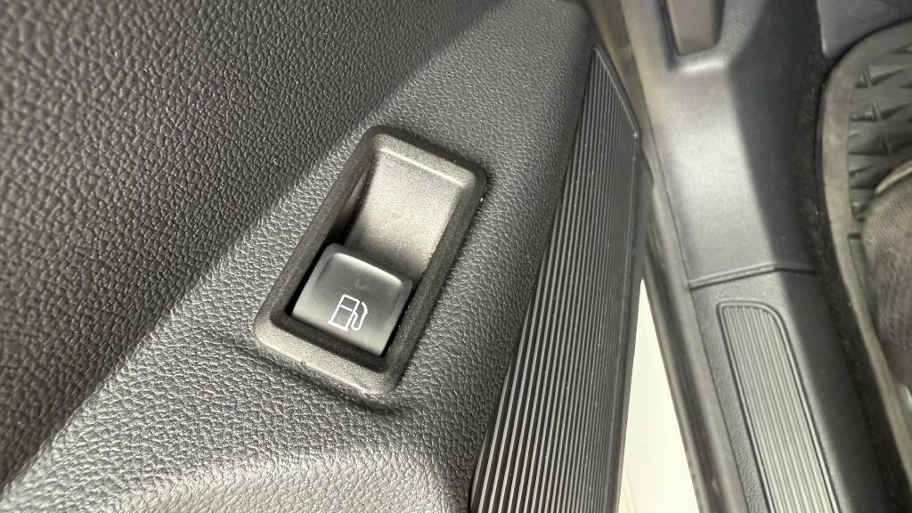 2024 Volkswagen Taos Image 38