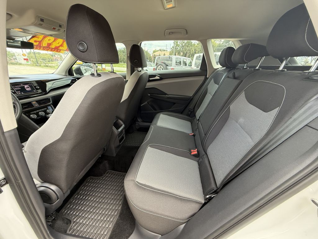 2024 Volkswagen Taos Image 40
