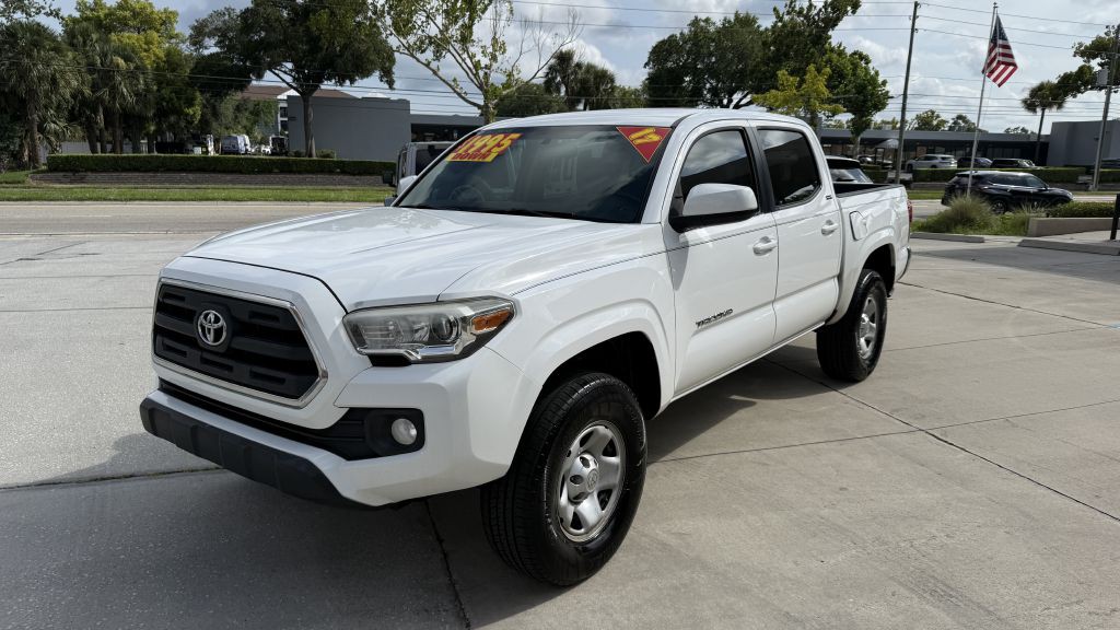 2017 Toyota Tacoma Image 3
