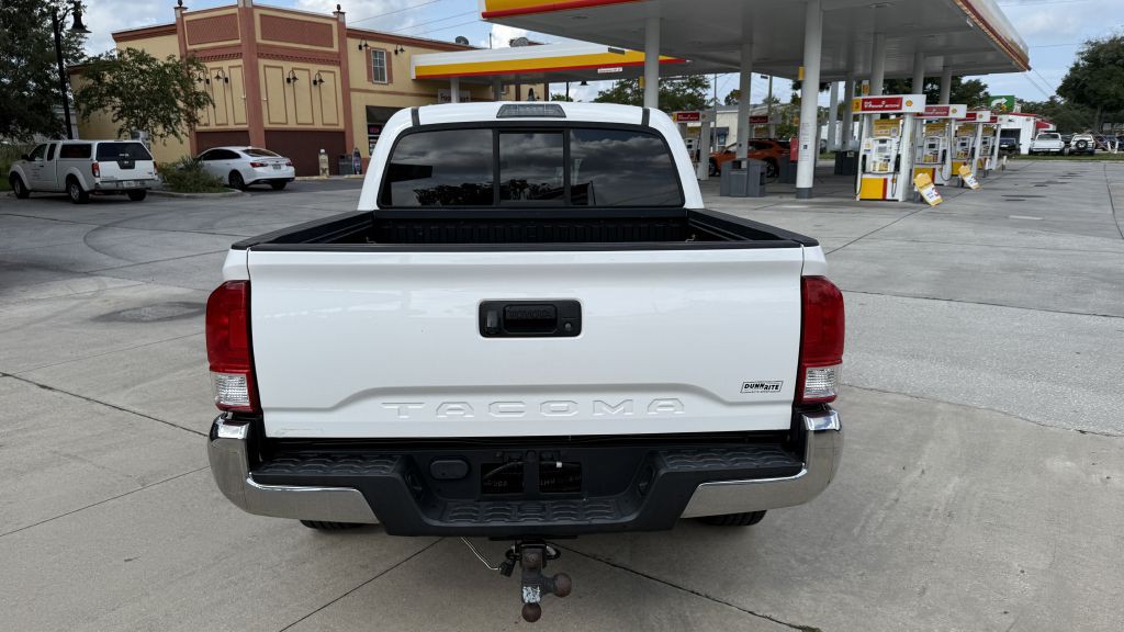 2017 Toyota Tacoma Image 6