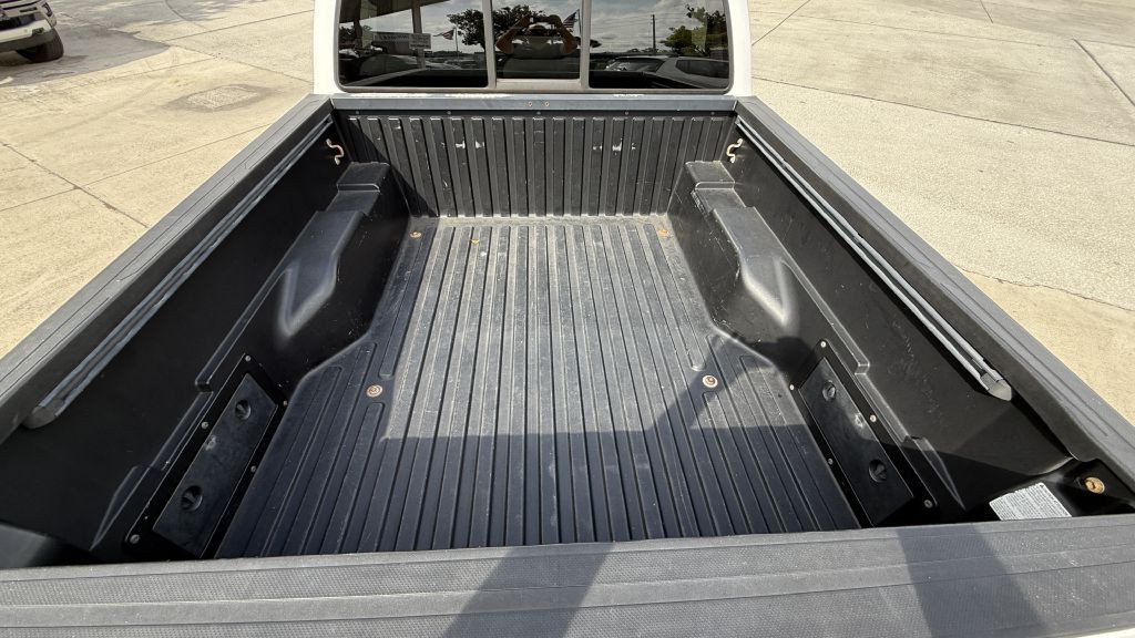2017 Toyota Tacoma Image 18