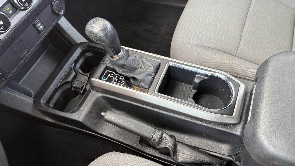 2017 Toyota Tacoma Image 25