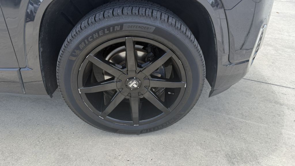 2020 GMC Acadia Image 9
