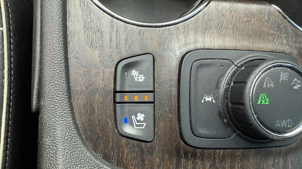 2020 GMC Acadia Image 35