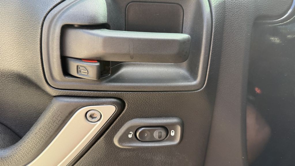 2016 Jeep Wrangler Unlimited Image 40