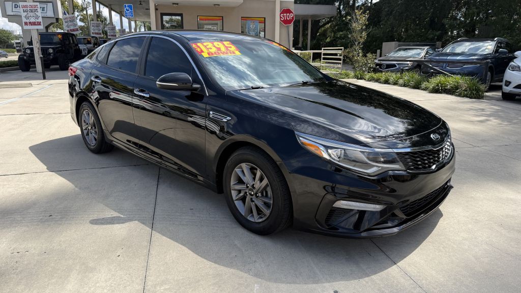 2020 Kia Optima Image 1