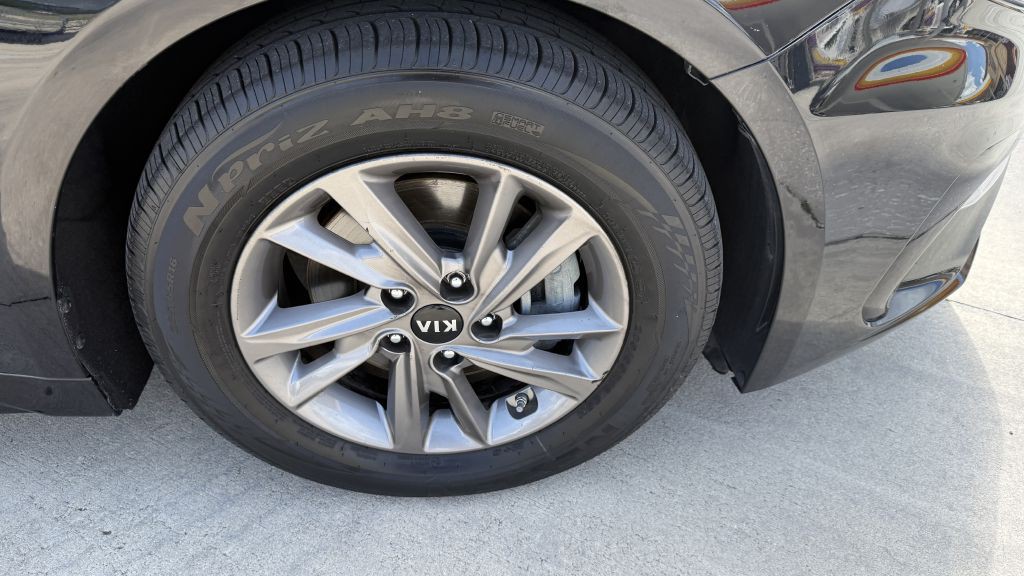 2020 Kia Optima Image 9