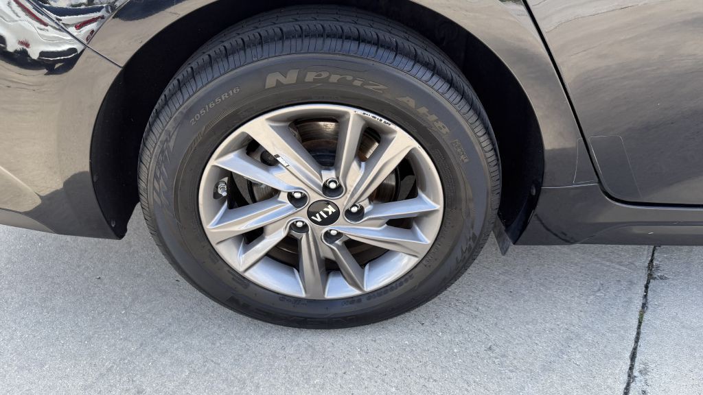 2020 Kia Optima Image 10