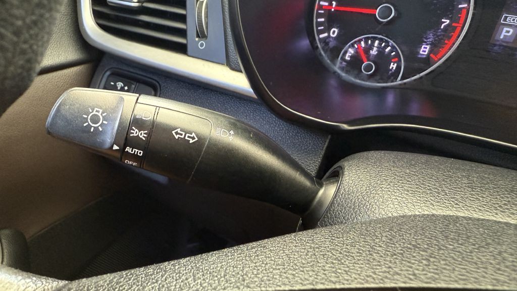 2020 Kia Optima Image 31
