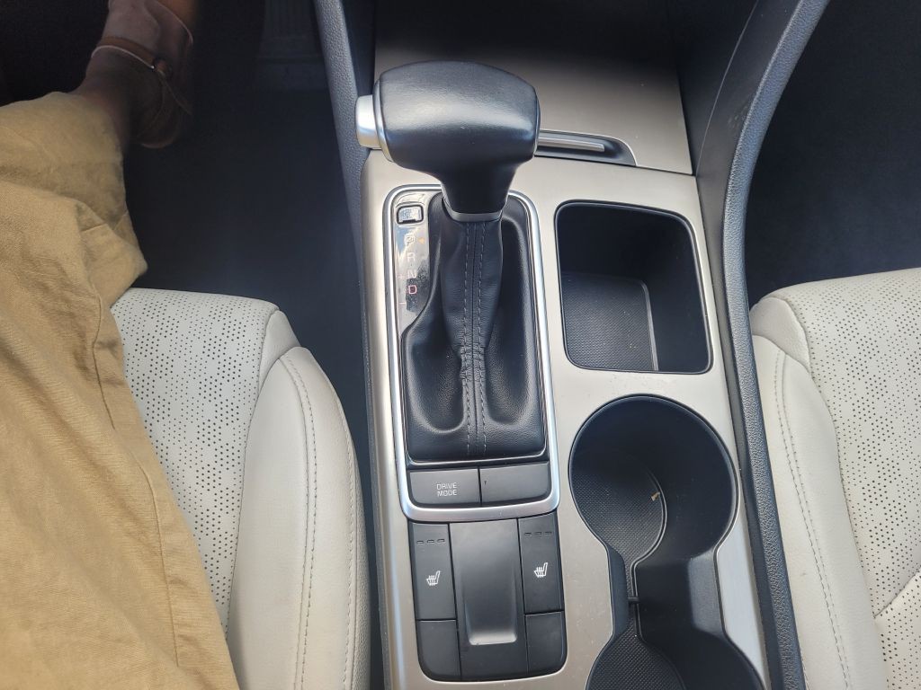 2019 Kia Optima Image 32