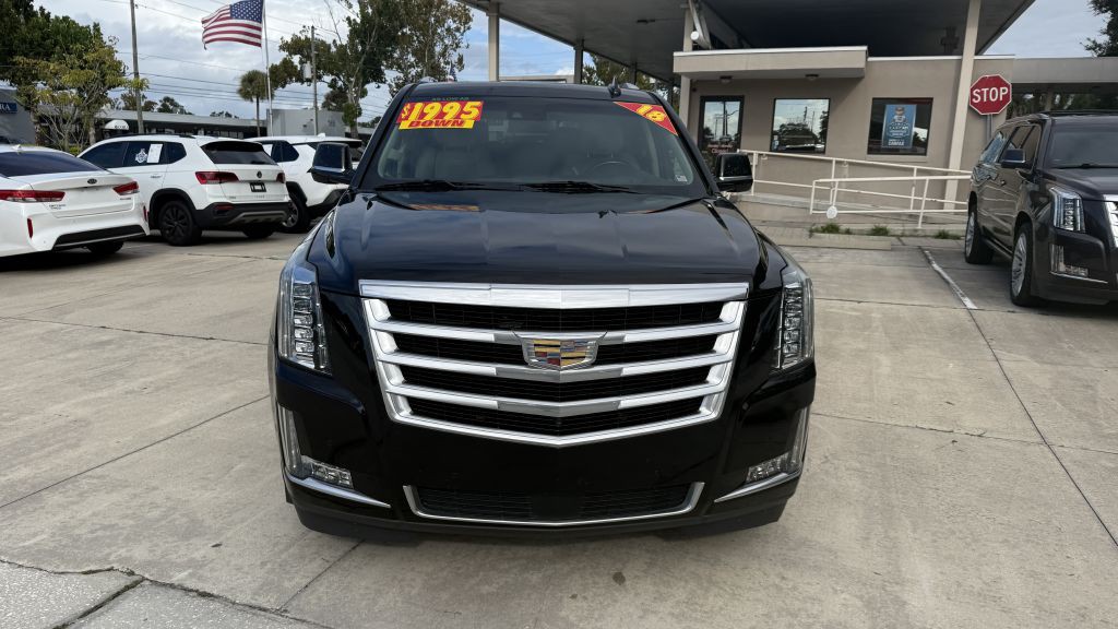 2018 Cadillac Escalade Image 2