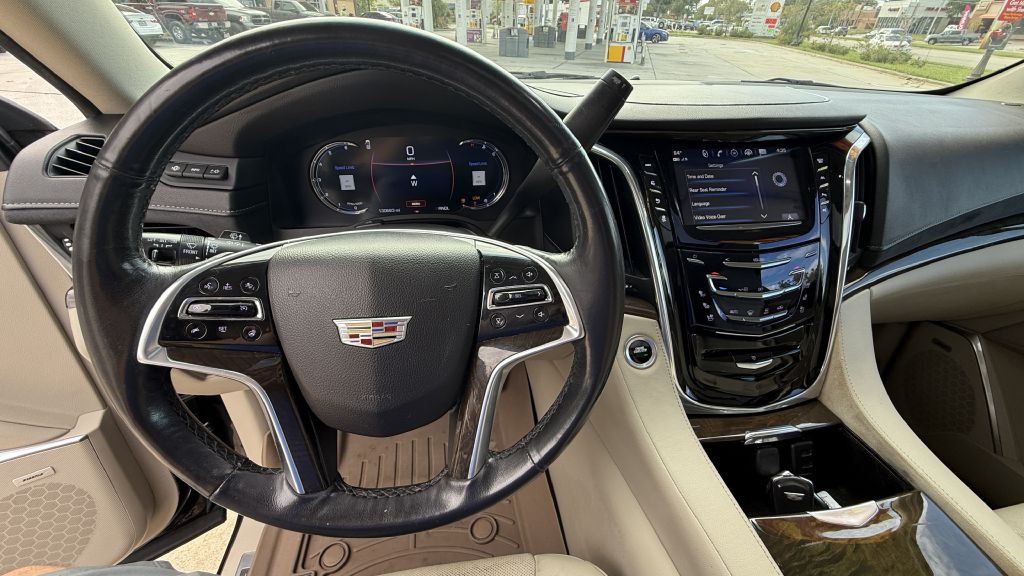 2018 Cadillac Escalade Image 23