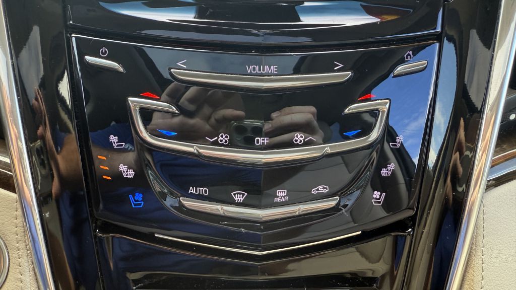 2018 Cadillac Escalade Image 29