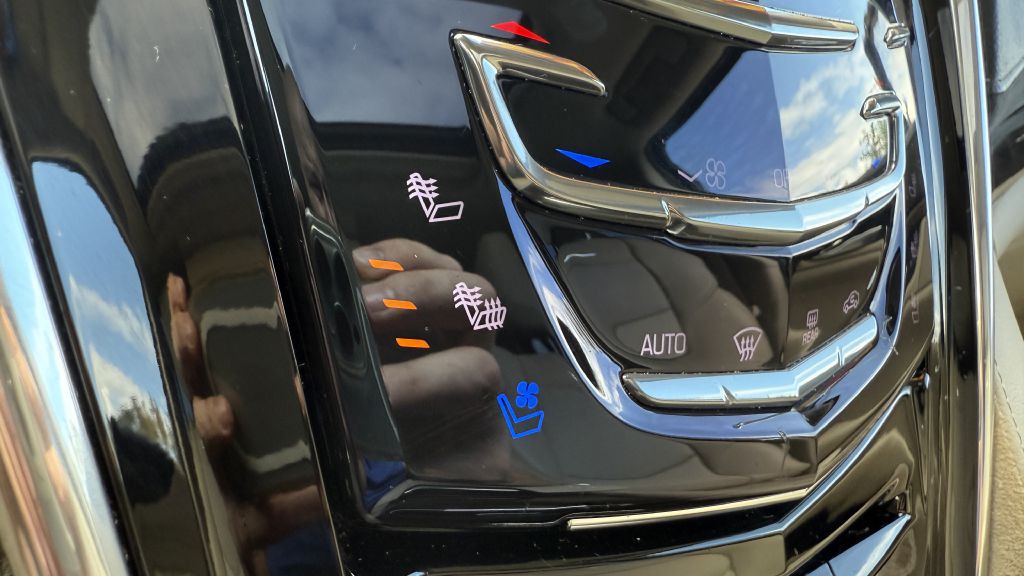 2018 Cadillac Escalade Image 30