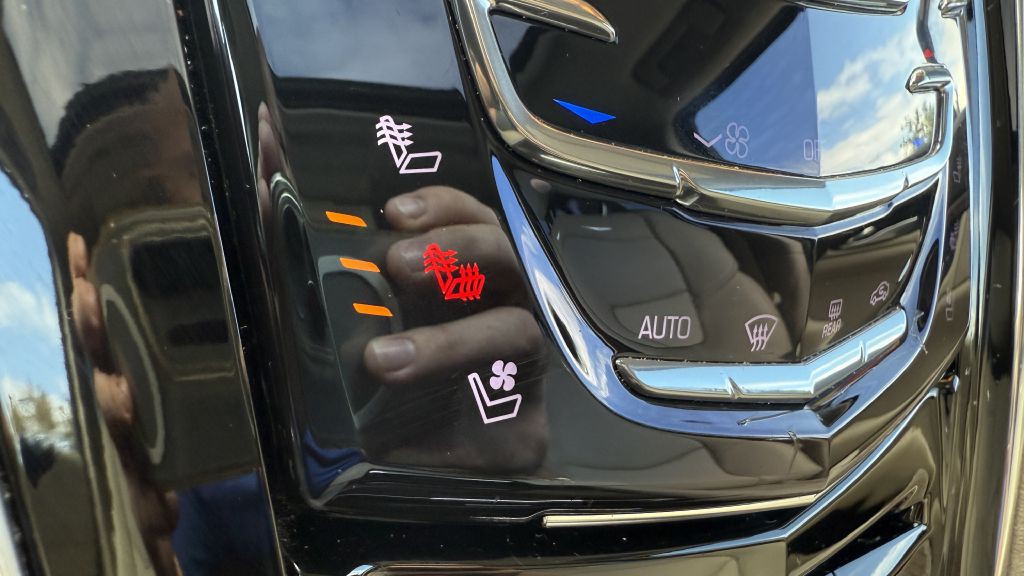 2018 Cadillac Escalade Image 31