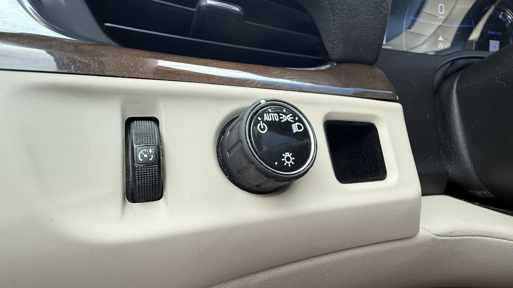 2018 Cadillac Escalade Image 43