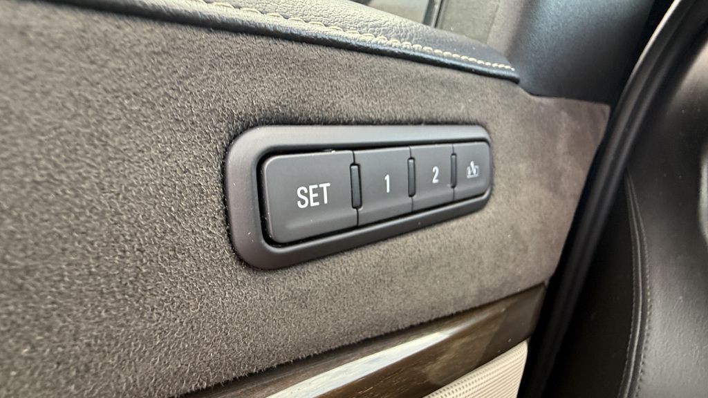 2018 Cadillac Escalade Image 44