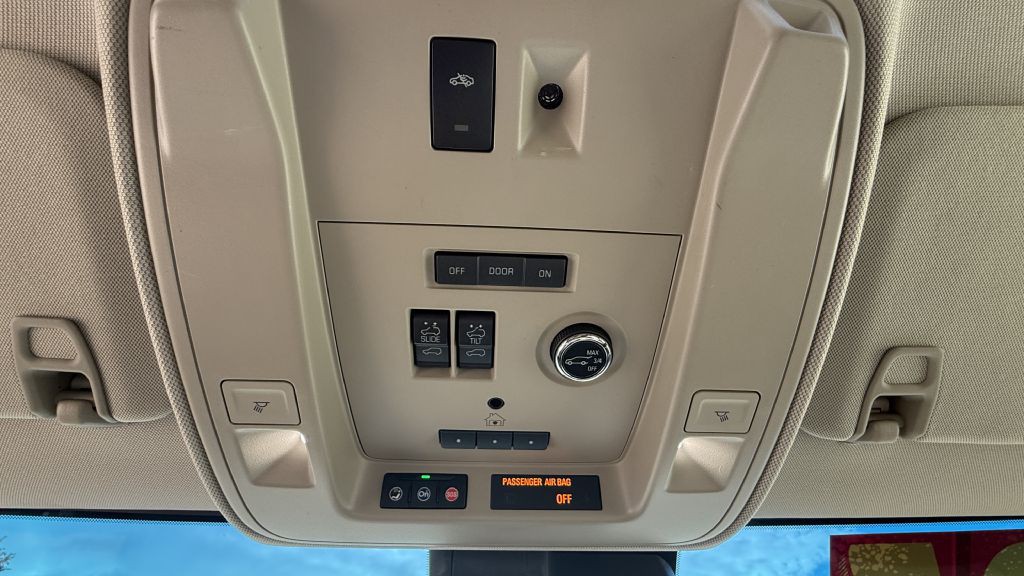 2018 Cadillac Escalade Image 48