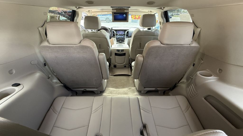 2018 Cadillac Escalade Image 57