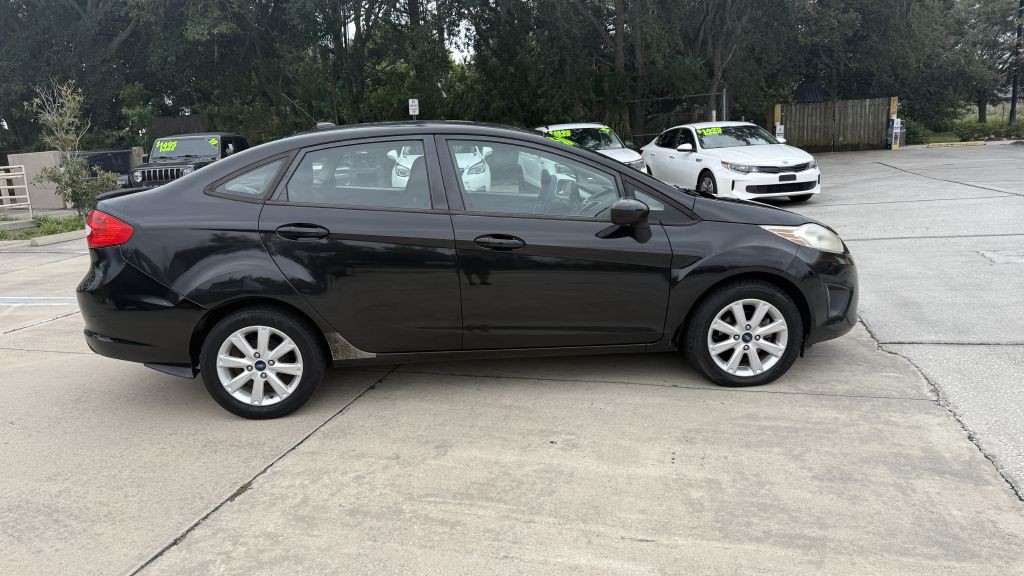 2012 Ford Fiesta Image 8